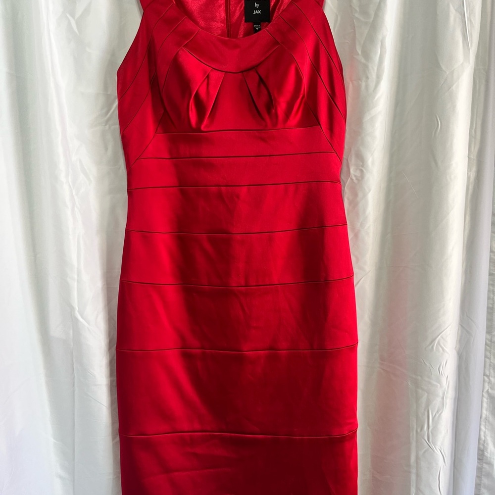 Jax Red Midi Dress with Elegant Design